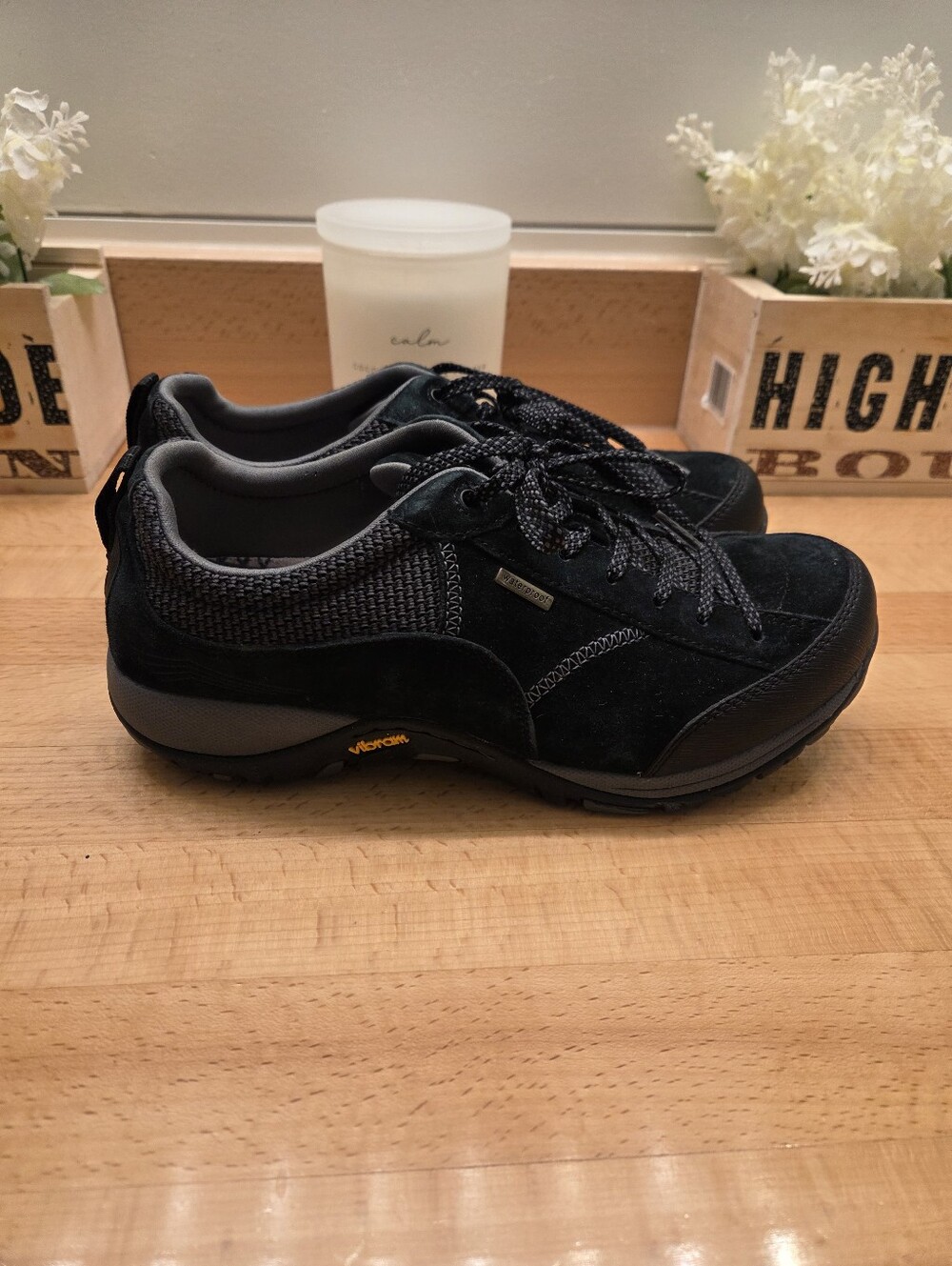 Dansko Paisley Waterproof Sneakers Black Suede Vibram Sole Women's Size EU 38